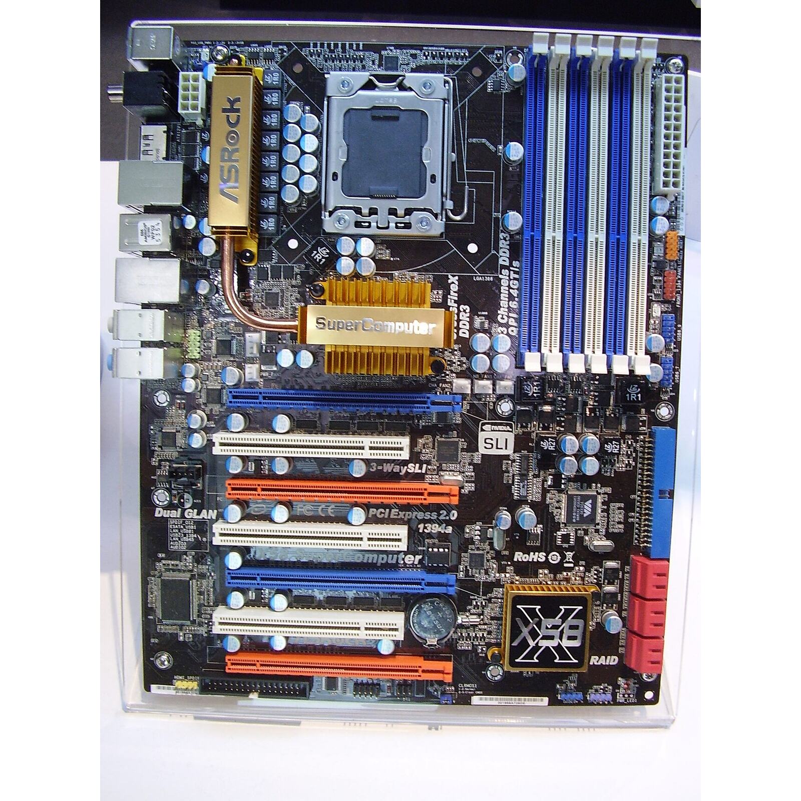 Материнская плата ASRock X58 — фото 1