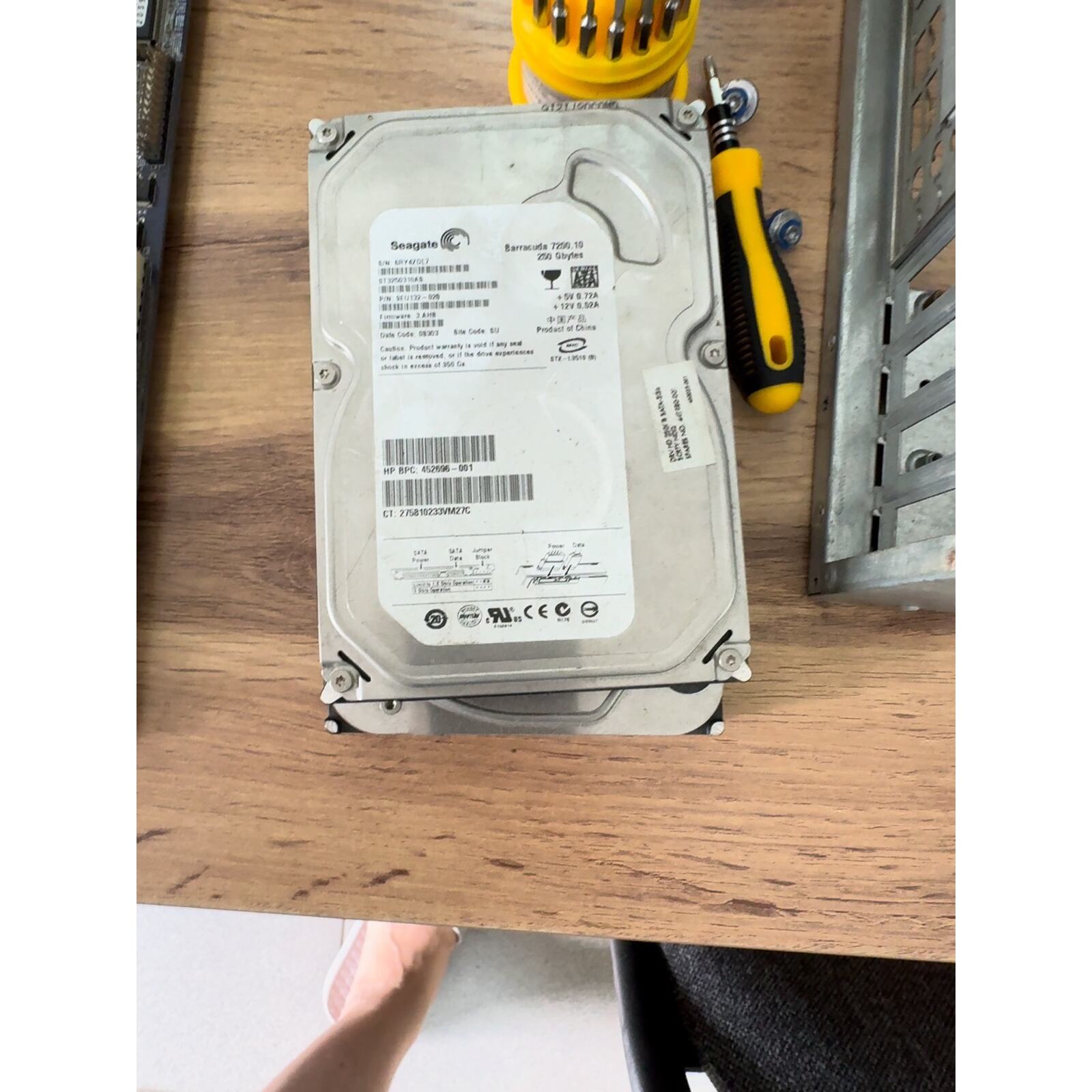 Жесткий диск Seagate Barracuda 7200.10 250GB — фото 1