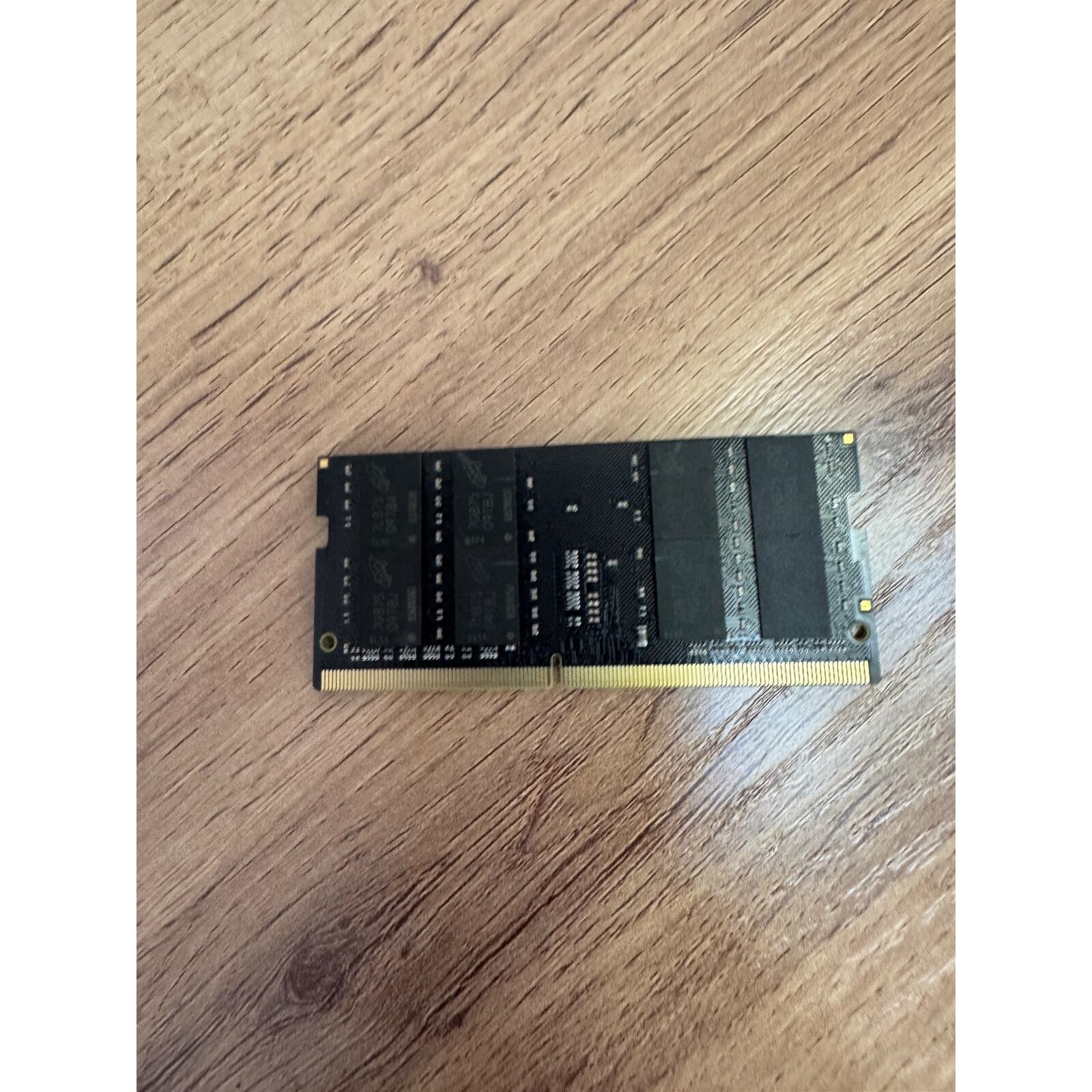 Оперативная память DDR4 8 ГБ (или аналог) — фото 1